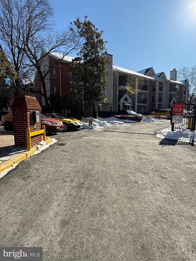 3313 WYNDHAM CIR #3210, ALEXANDRIA, Virginia 22302, 1 Bedroom Bedrooms, ,1 BathroomBathrooms,Residential,For sale,3313 WYNDHAM CIR #3210,VAAX2053904 MLS # VAAX2053904