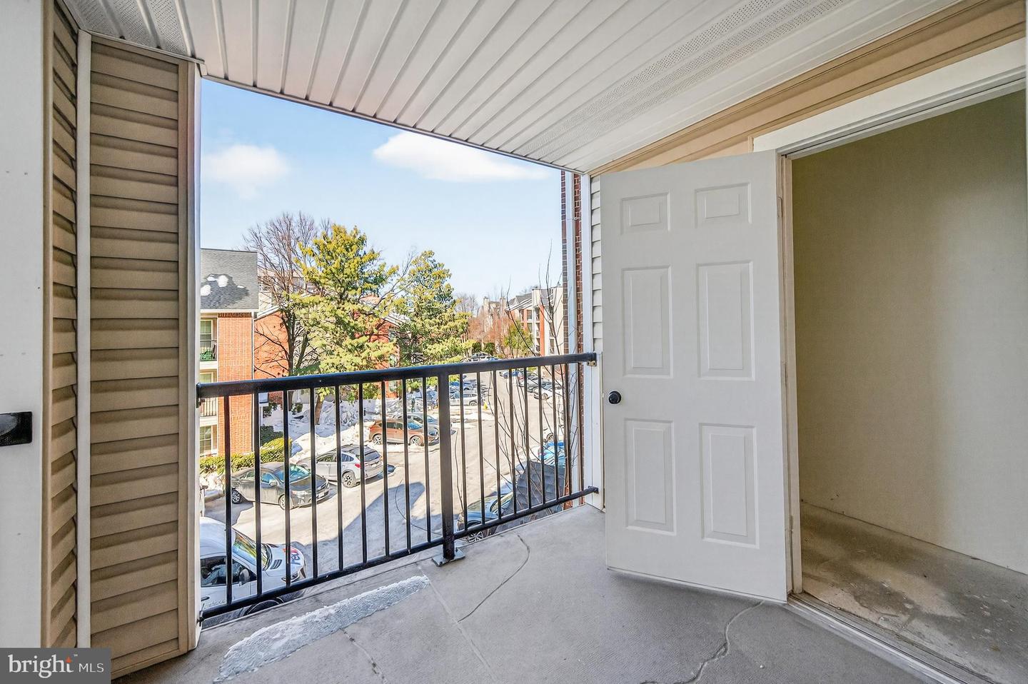 3313 WYNDHAM CIR #3210, ALEXANDRIA, Virginia 22302, 1 Bedroom Bedrooms, ,1 BathroomBathrooms,Residential,For sale,3313 WYNDHAM CIR #3210,VAAX2053904 MLS # VAAX2053904