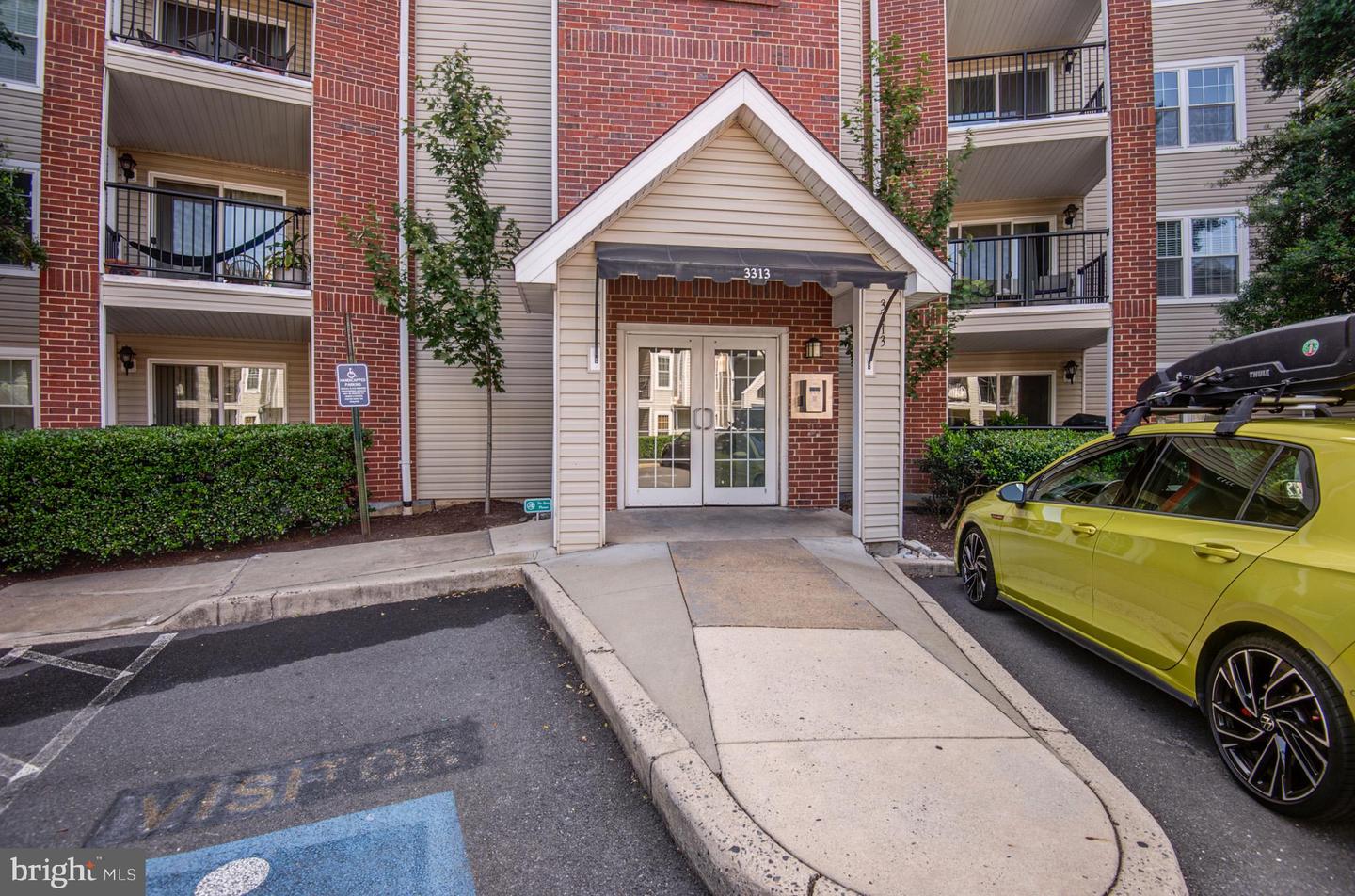 3313 WYNDHAM CIR #3210, ALEXANDRIA, Virginia 22302, 1 Bedroom Bedrooms, ,1 BathroomBathrooms,Residential,For sale,3313 WYNDHAM CIR #3210,VAAX2053904 MLS # VAAX2053904