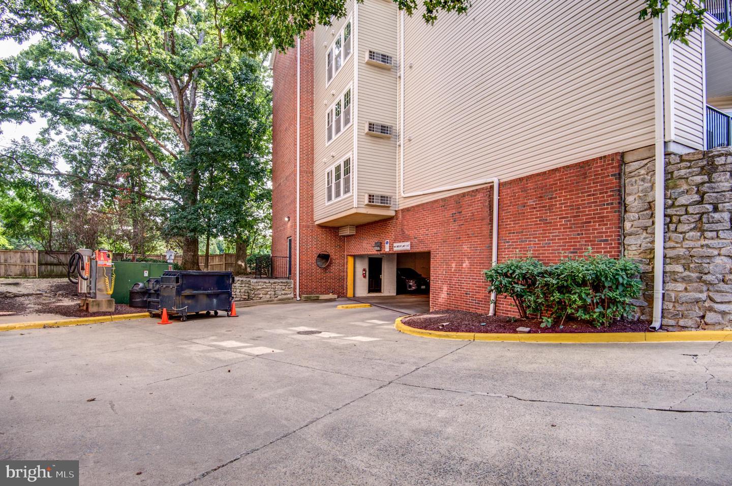 3313 WYNDHAM CIR #3210, ALEXANDRIA, Virginia 22302, 1 Bedroom Bedrooms, ,1 BathroomBathrooms,Residential,For sale,3313 WYNDHAM CIR #3210,VAAX2053904 MLS # VAAX2053904