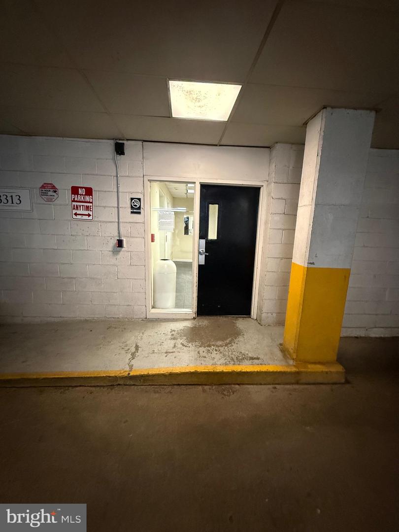 3313 WYNDHAM CIR #3210, ALEXANDRIA, Virginia 22302, 1 Bedroom Bedrooms, ,1 BathroomBathrooms,Residential,For sale,3313 WYNDHAM CIR #3210,VAAX2053904 MLS # VAAX2053904