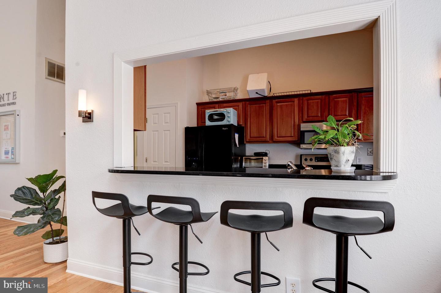 3313 WYNDHAM CIR #3210, ALEXANDRIA, Virginia 22302, 1 Bedroom Bedrooms, ,1 BathroomBathrooms,Residential,For sale,3313 WYNDHAM CIR #3210,VAAX2053904 MLS # VAAX2053904