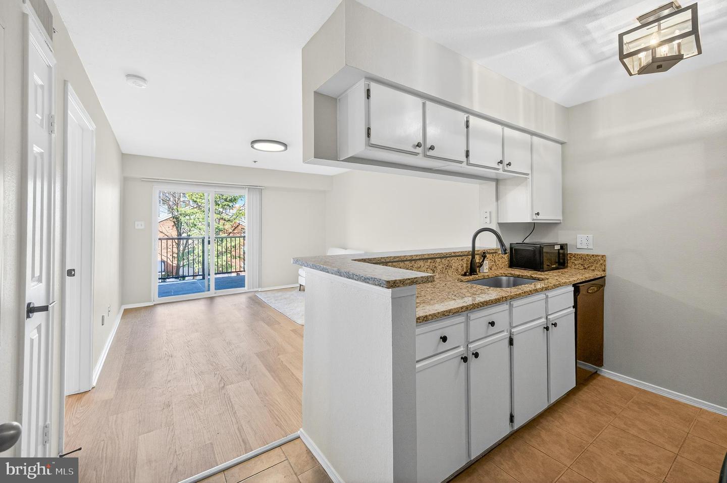 3313 WYNDHAM CIR #3210, ALEXANDRIA, Virginia 22302, 1 Bedroom Bedrooms, ,1 BathroomBathrooms,Residential,For sale,3313 WYNDHAM CIR #3210,VAAX2053904 MLS # VAAX2053904