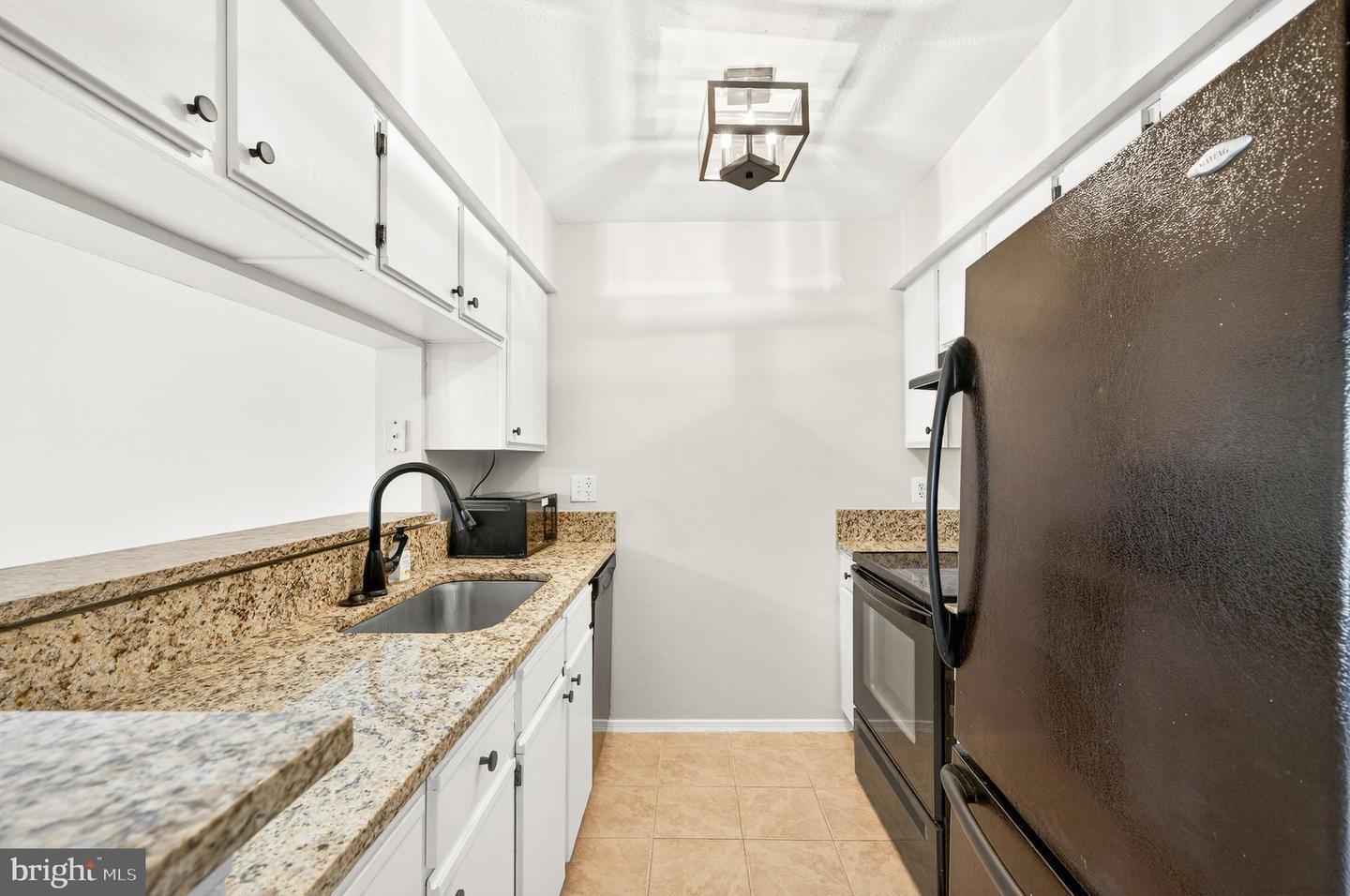 3313 WYNDHAM CIR #3210, ALEXANDRIA, Virginia 22302, 1 Bedroom Bedrooms, ,1 BathroomBathrooms,Residential,For sale,3313 WYNDHAM CIR #3210,VAAX2053904 MLS # VAAX2053904