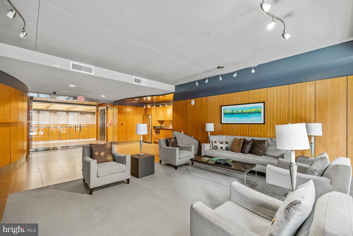 1133 14TH ST NW #802, WASHINGTON, District Of Columbia 20005, 1 Bedroom Bedrooms, ,1 BathroomBathrooms,Residential,For sale,1133 14TH ST NW #802,DCDC2245120 MLS # DCDC2245120