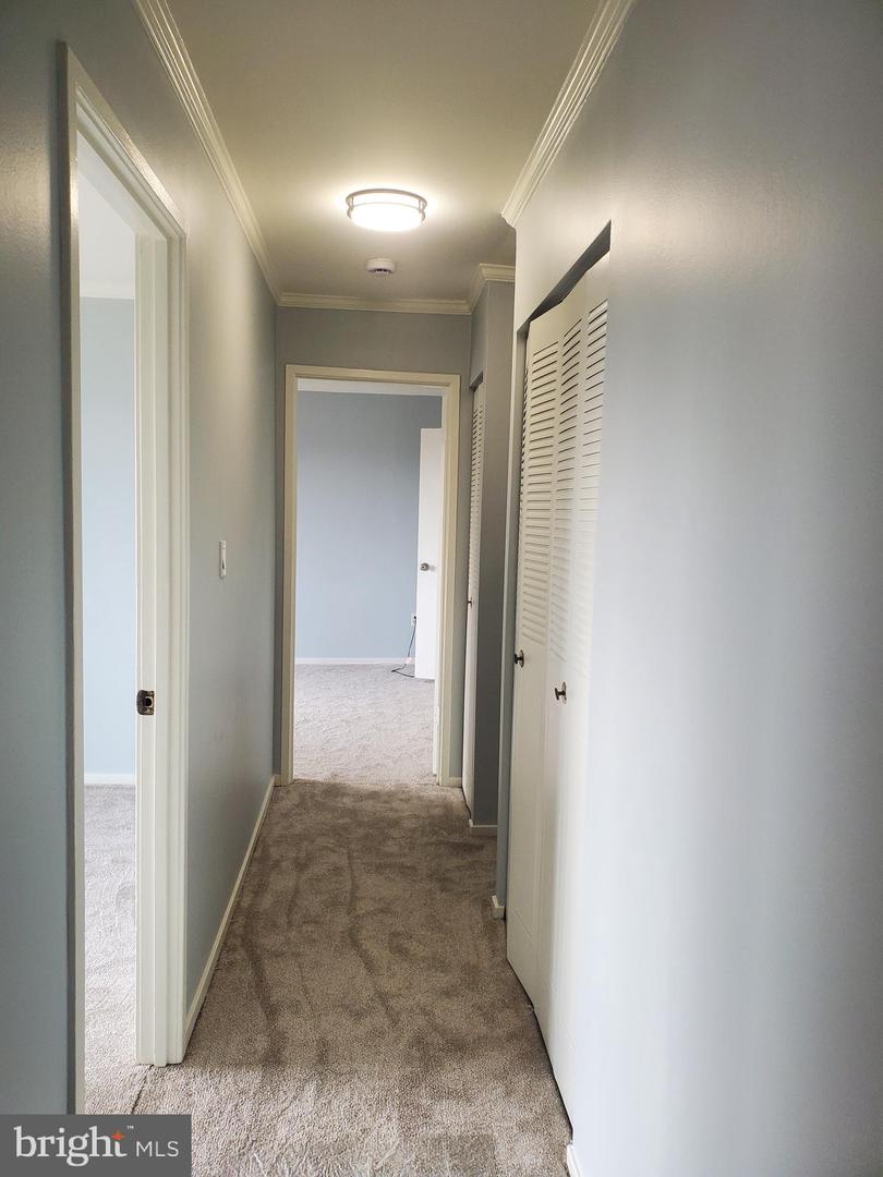 7336 LEE HWY #203, FALLS CHURCH, Virginia 22046, 2 Bedrooms Bedrooms, ,1 BathroomBathrooms,Residential,For sale,7336 LEE HWY #203,VAFX2289614 MLS # VAFX2289614