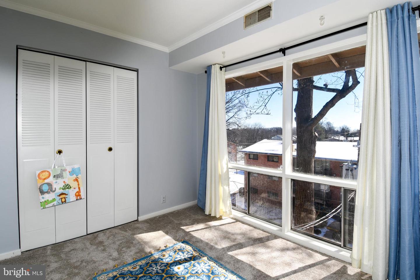 7336 LEE HWY #203, FALLS CHURCH, Virginia 22046, 2 Bedrooms Bedrooms, ,1 BathroomBathrooms,Residential,For sale,7336 LEE HWY #203,VAFX2289614 MLS # VAFX2289614