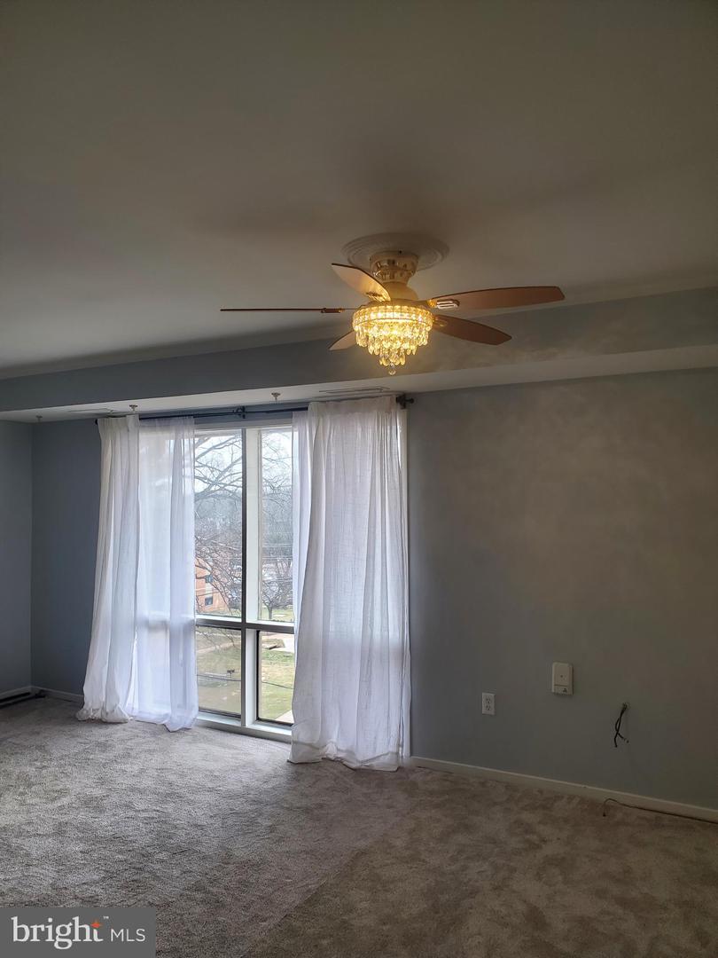 7336 LEE HWY #203, FALLS CHURCH, Virginia 22046, 2 Bedrooms Bedrooms, ,1 BathroomBathrooms,Residential,For sale,7336 LEE HWY #203,VAFX2289614 MLS # VAFX2289614