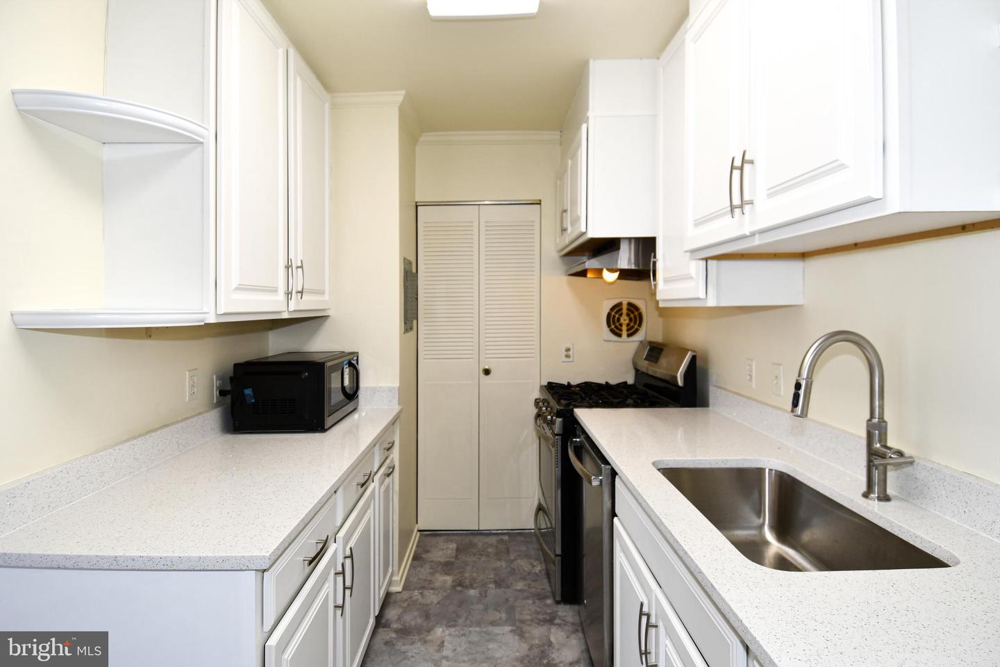 7336 LEE HWY #203, FALLS CHURCH, Virginia 22046, 2 Bedrooms Bedrooms, ,1 BathroomBathrooms,Residential,For sale,7336 LEE HWY #203,VAFX2289614 MLS # VAFX2289614