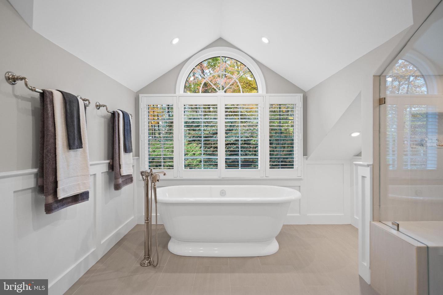 6710 WEMBERLY WAY, MCLEAN, Virginia 22101, 5 Bedrooms Bedrooms, 18 Rooms Rooms,4 BathroomsBathrooms,Residential,For sale,6710 WEMBERLY WAY,VAFX2289618 MLS # VAFX2289618