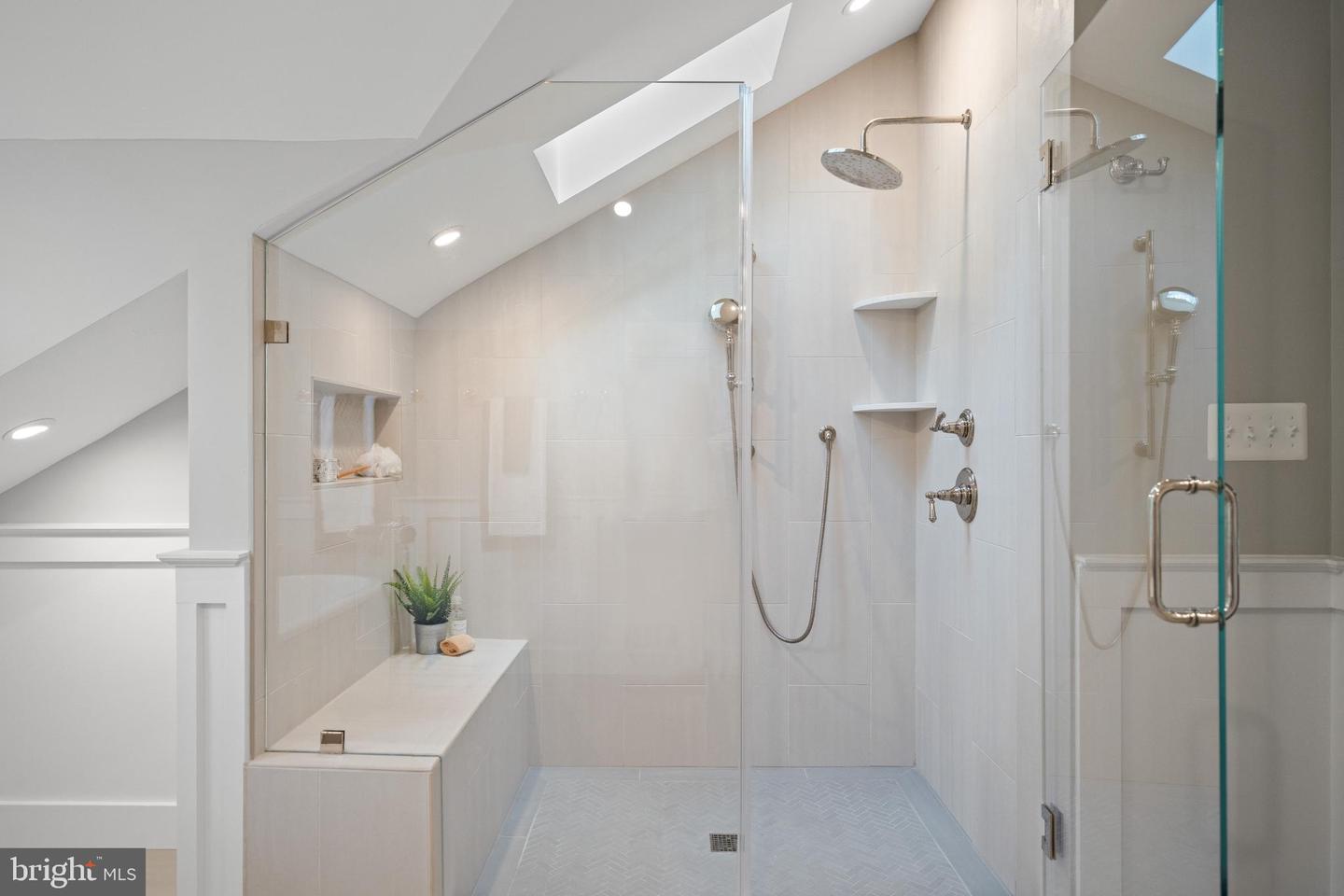 6710 WEMBERLY WAY, MCLEAN, Virginia 22101, 5 Bedrooms Bedrooms, 18 Rooms Rooms,4 BathroomsBathrooms,Residential,For sale,6710 WEMBERLY WAY,VAFX2289618 MLS # VAFX2289618