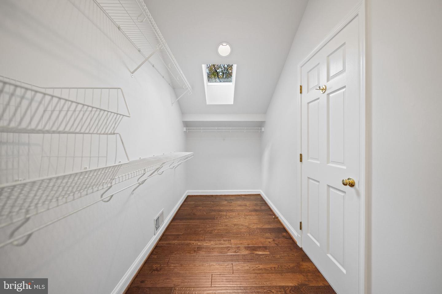 6710 WEMBERLY WAY, MCLEAN, Virginia 22101, 5 Bedrooms Bedrooms, 18 Rooms Rooms,4 BathroomsBathrooms,Residential,For sale,6710 WEMBERLY WAY,VAFX2289618 MLS # VAFX2289618