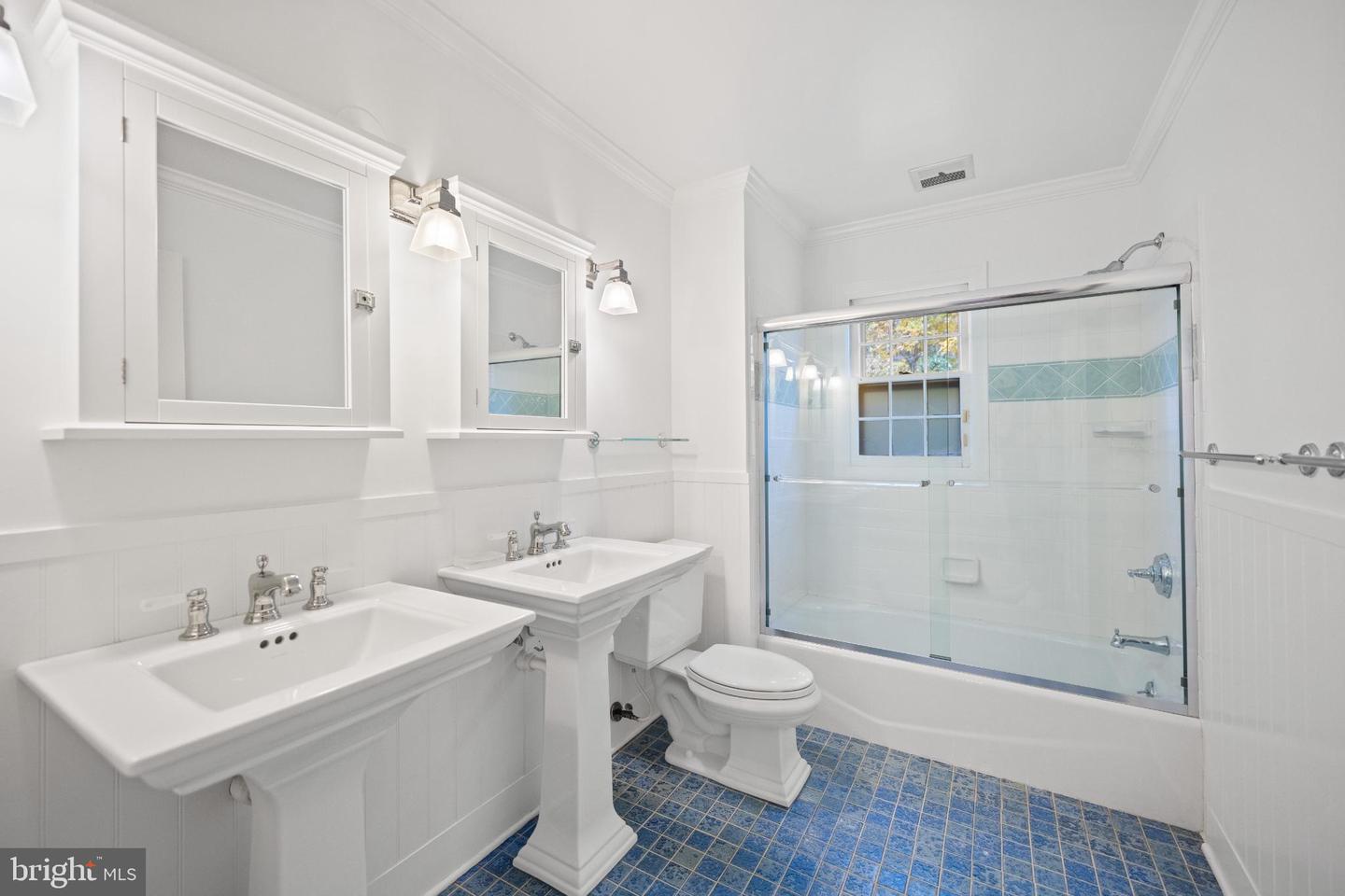 6710 WEMBERLY WAY, MCLEAN, Virginia 22101, 5 Bedrooms Bedrooms, 18 Rooms Rooms,4 BathroomsBathrooms,Residential,For sale,6710 WEMBERLY WAY,VAFX2289618 MLS # VAFX2289618