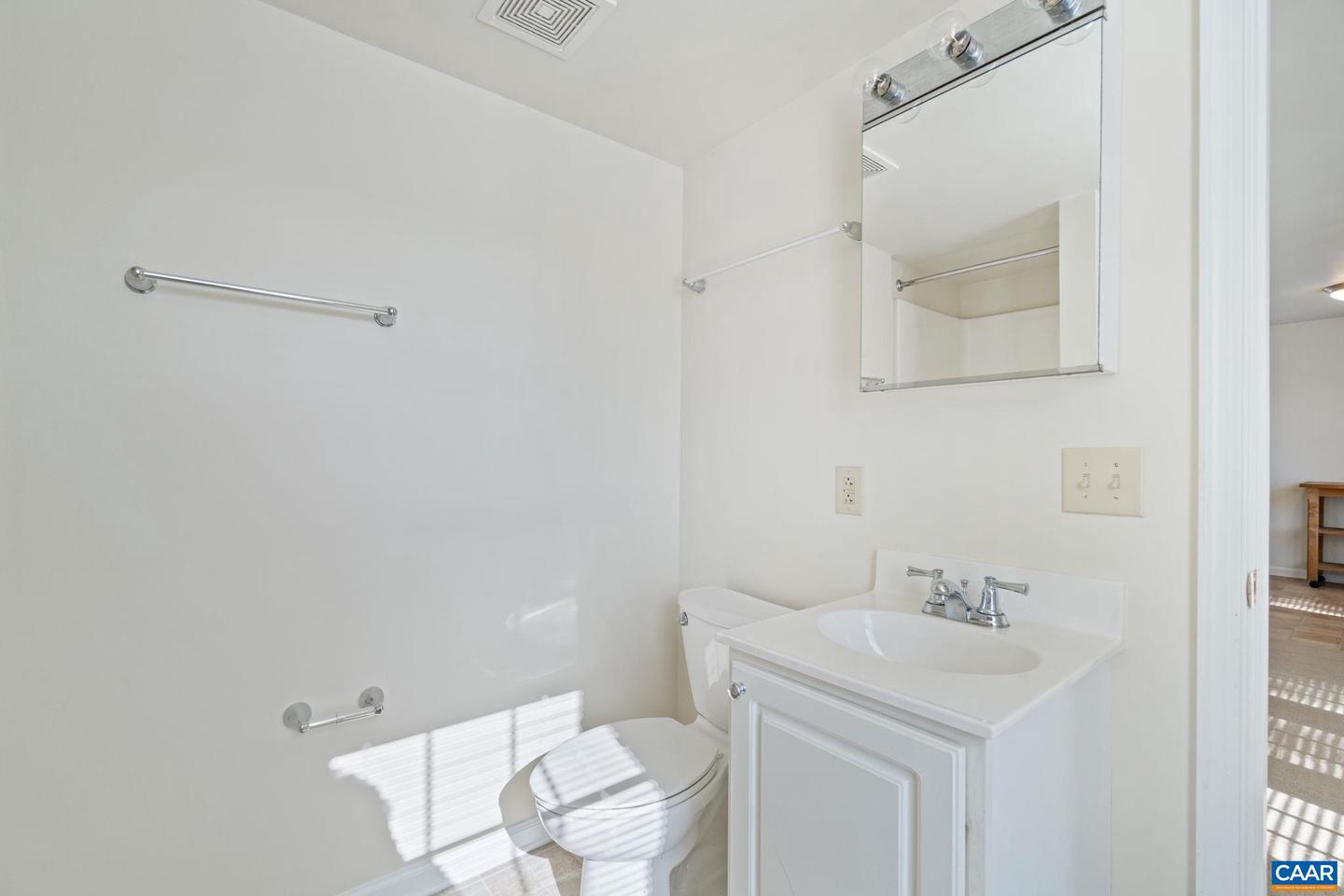 1264 VILLA LN #C, CHARLOTTESVILLE, Virginia 22903, 2 Bedrooms Bedrooms, ,2 BathroomsBathrooms,Residential,For sale,1264 VILLA LN #C,673111 MLS # 673111