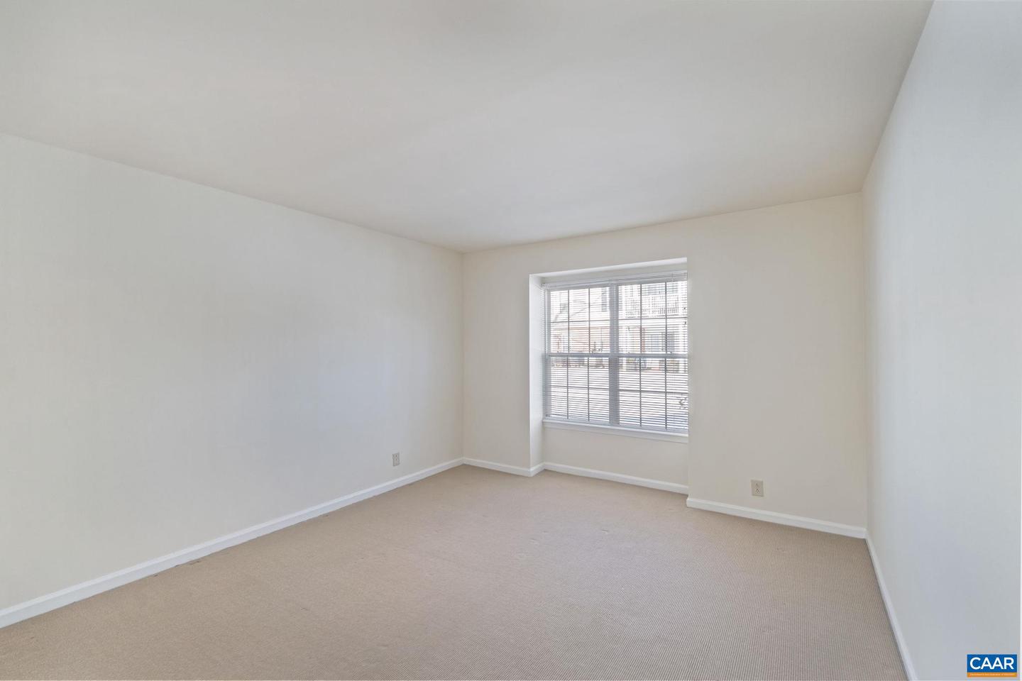 1264 VILLA LN #C, CHARLOTTESVILLE, Virginia 22903, 2 Bedrooms Bedrooms, ,2 BathroomsBathrooms,Residential,For sale,1264 VILLA LN #C,673111 MLS # 673111