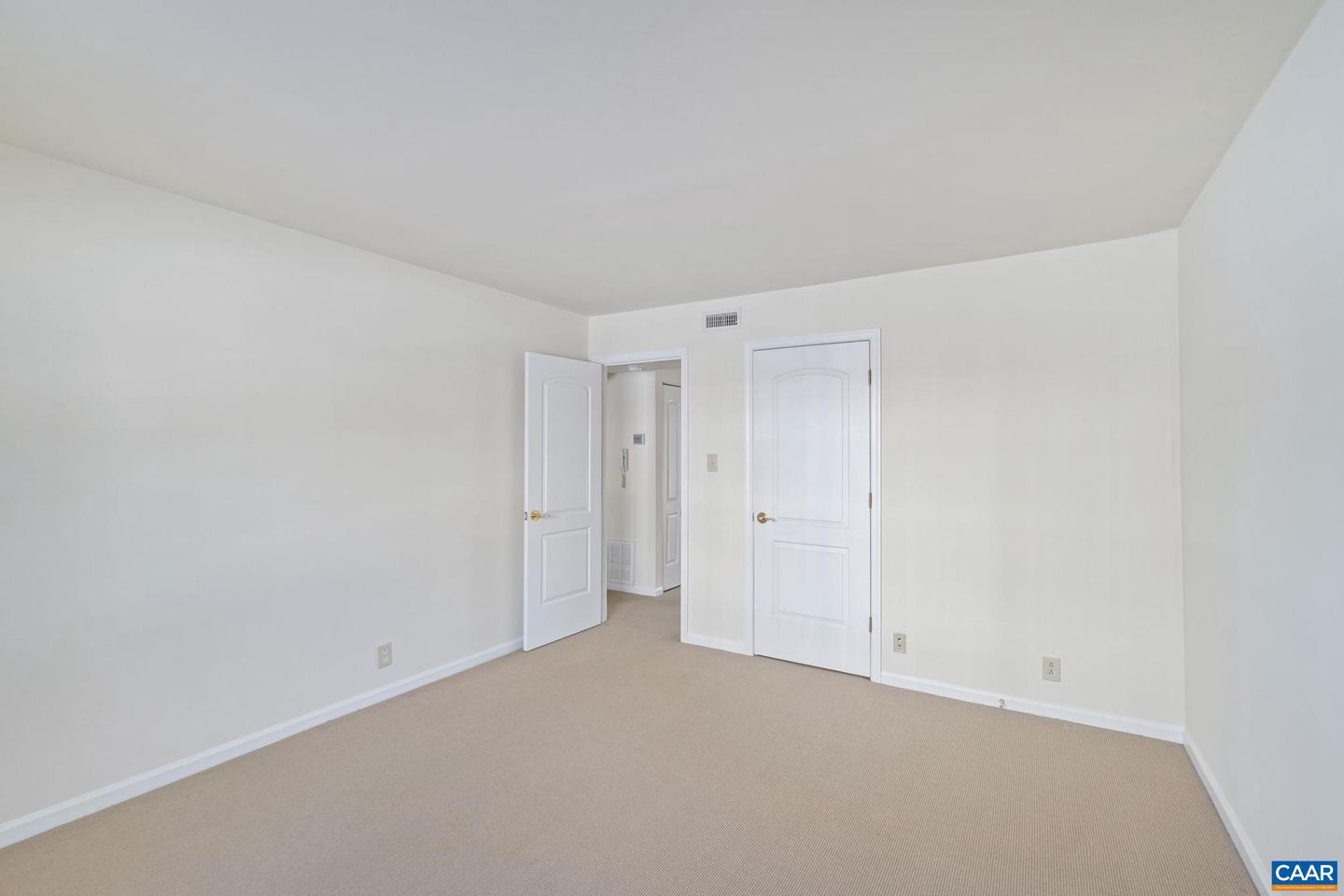 1264 VILLA LN #C, CHARLOTTESVILLE, Virginia 22903, 2 Bedrooms Bedrooms, ,2 BathroomsBathrooms,Residential,For sale,1264 VILLA LN #C,673111 MLS # 673111