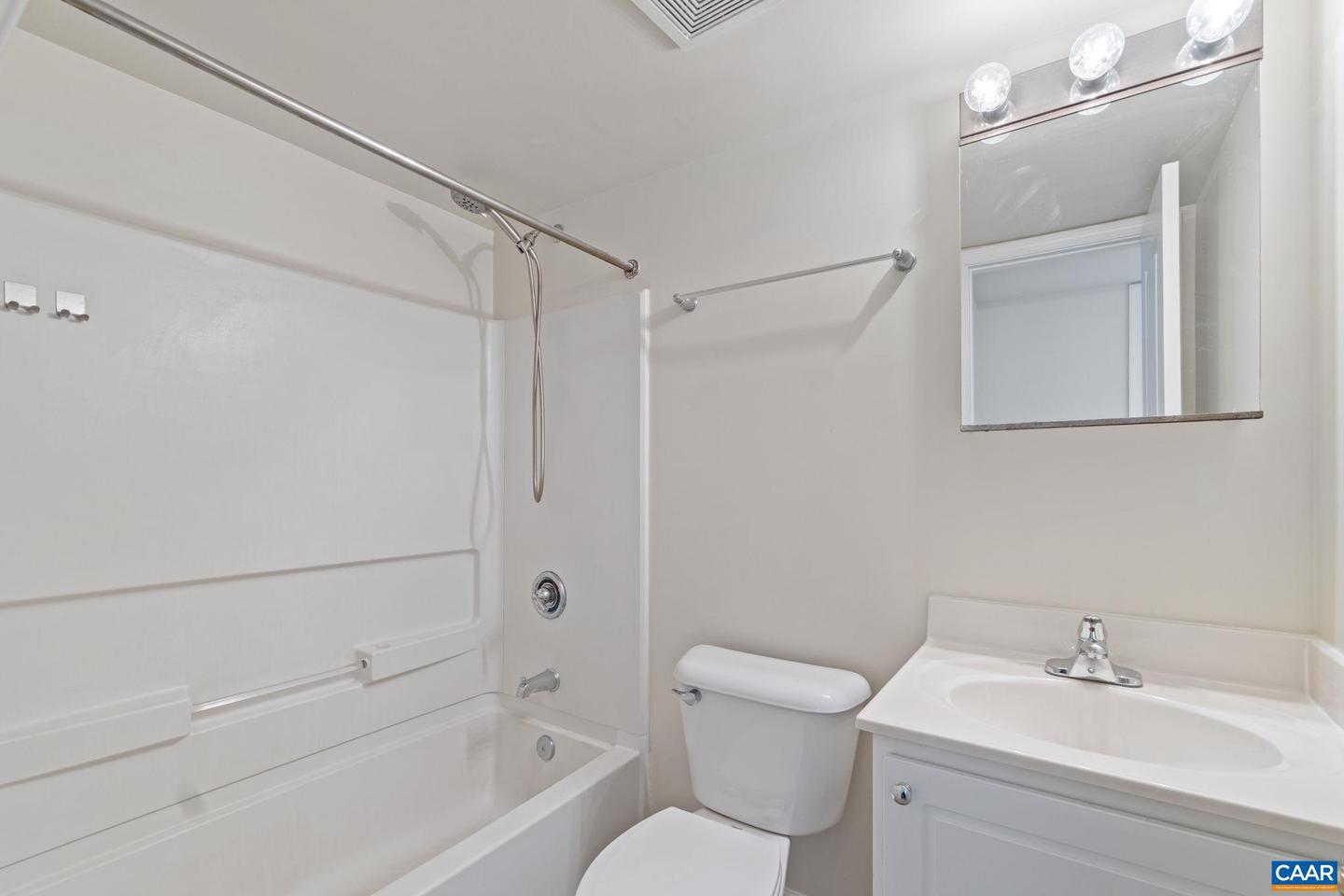 1264 VILLA LN #C, CHARLOTTESVILLE, Virginia 22903, 2 Bedrooms Bedrooms, ,2 BathroomsBathrooms,Residential,For sale,1264 VILLA LN #C,673111 MLS # 673111