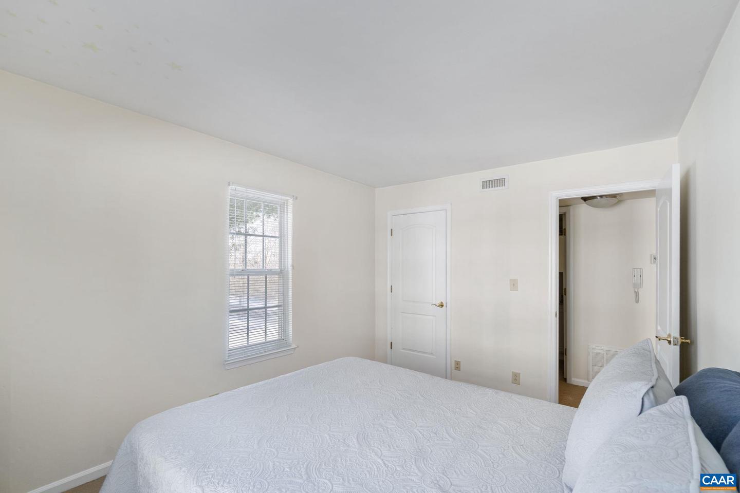 1264 VILLA LN #C, CHARLOTTESVILLE, Virginia 22903, 2 Bedrooms Bedrooms, ,2 BathroomsBathrooms,Residential,For sale,1264 VILLA LN #C,673111 MLS # 673111