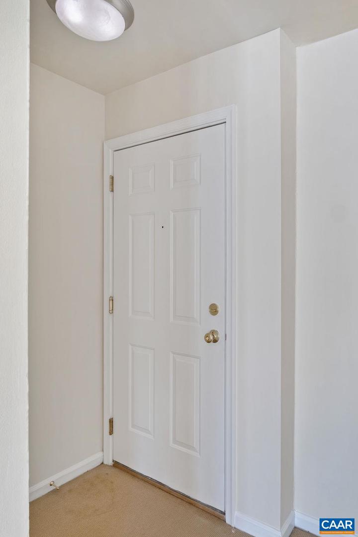 1264 VILLA LN #C, CHARLOTTESVILLE, Virginia 22903, 2 Bedrooms Bedrooms, ,2 BathroomsBathrooms,Residential,For sale,1264 VILLA LN #C,673111 MLS # 673111