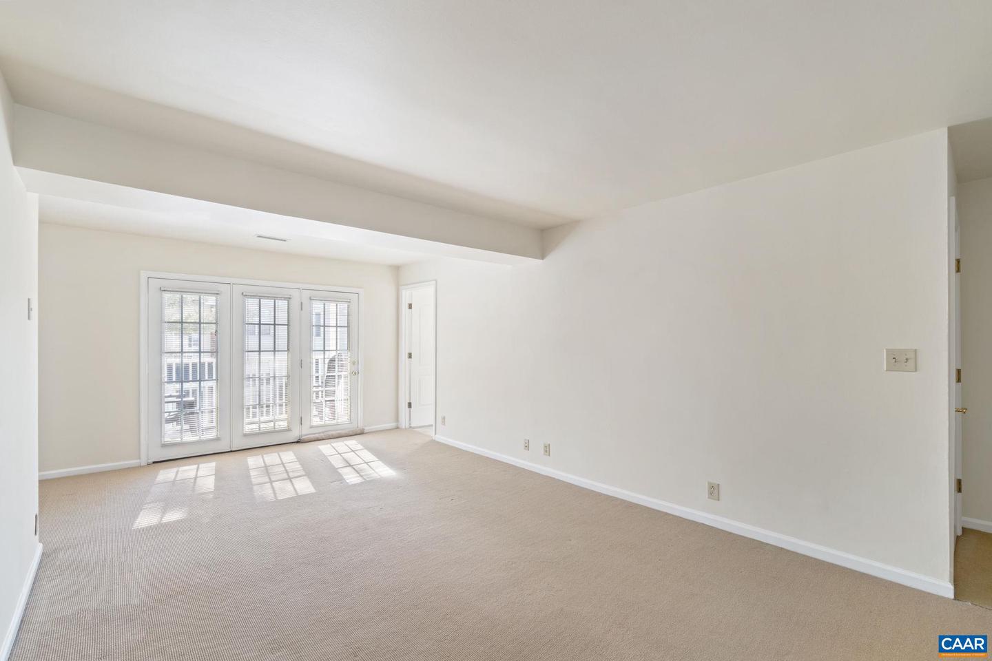 1264 VILLA LN #C, CHARLOTTESVILLE, Virginia 22903, 2 Bedrooms Bedrooms, ,2 BathroomsBathrooms,Residential,For sale,1264 VILLA LN #C,673111 MLS # 673111