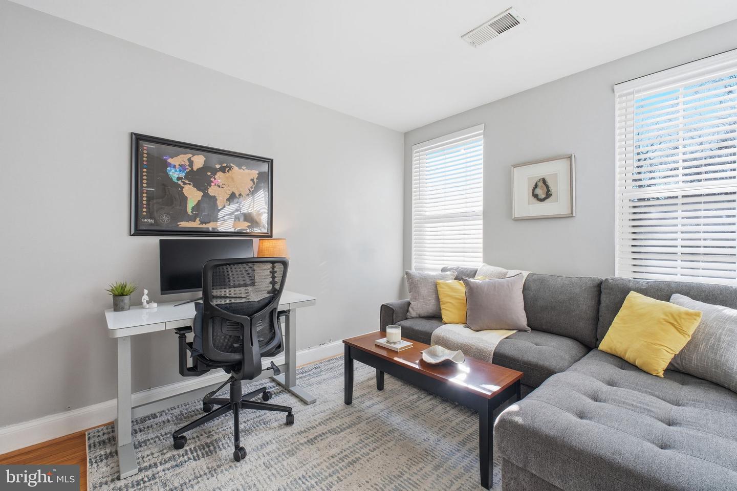 402 COMMONWEALTH AVE #206, ALEXANDRIA, Virginia 22301, 2 Bedrooms Bedrooms, ,1 BathroomBathrooms,Residential,For sale,402 COMMONWEALTH AVE #206,VAAX2053914 MLS # VAAX2053914
