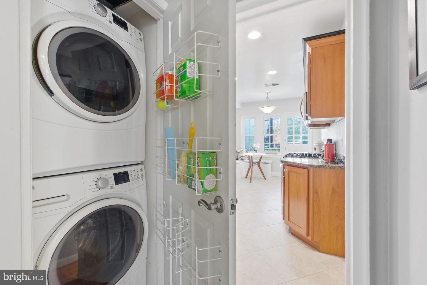 402 COMMONWEALTH AVE #206, ALEXANDRIA, Virginia 22301, 2 Bedrooms Bedrooms, ,1 BathroomBathrooms,Residential,For sale,402 COMMONWEALTH AVE #206,VAAX2053914 MLS # VAAX2053914