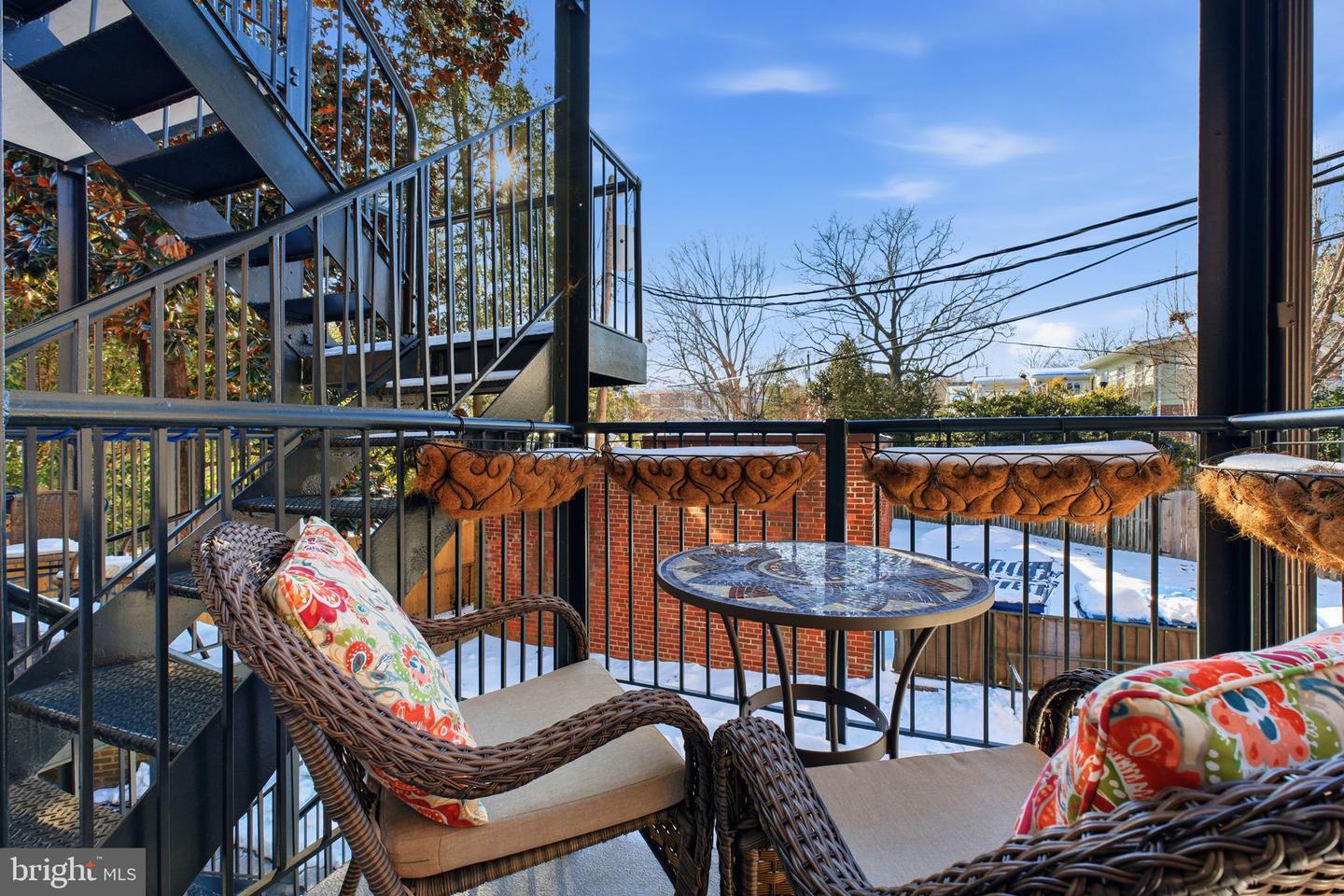 402 COMMONWEALTH AVE #206, ALEXANDRIA, Virginia 22301, 2 Bedrooms Bedrooms, ,1 BathroomBathrooms,Residential,For sale,402 COMMONWEALTH AVE #206,VAAX2053914 MLS # VAAX2053914