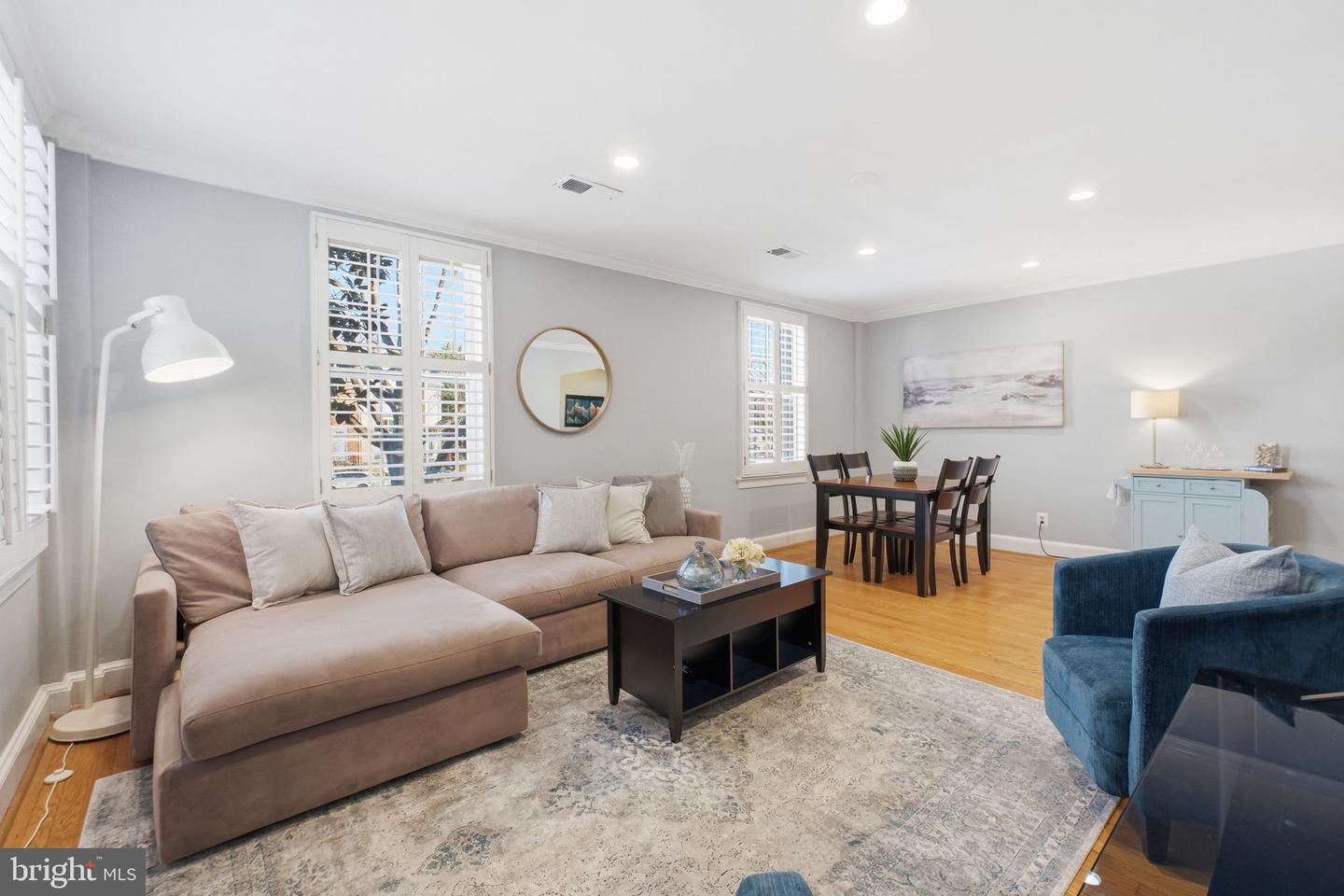 402 COMMONWEALTH AVE #206, ALEXANDRIA, Virginia 22301, 2 Bedrooms Bedrooms, ,1 BathroomBathrooms,Residential,For sale,402 COMMONWEALTH AVE #206,VAAX2053914 MLS # VAAX2053914