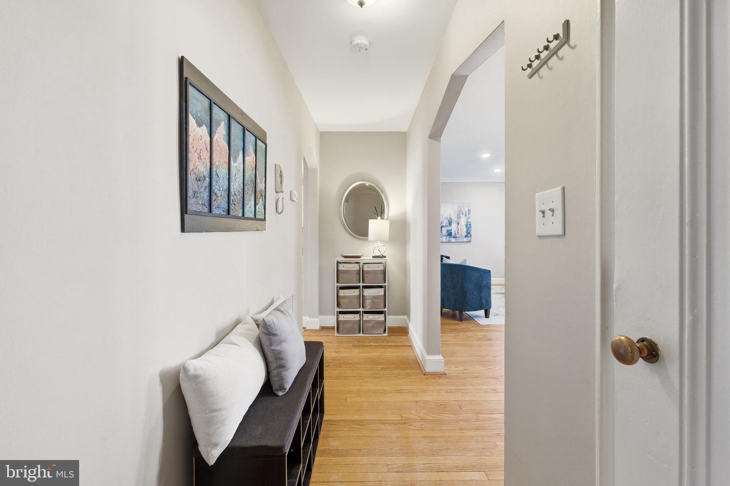 402 COMMONWEALTH AVE #206, ALEXANDRIA, Virginia 22301, 2 Bedrooms Bedrooms, ,1 BathroomBathrooms,Residential,For sale,402 COMMONWEALTH AVE #206,VAAX2053914 MLS # VAAX2053914