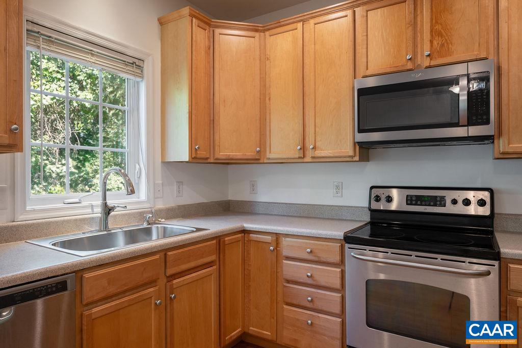 129 OLD FIFTH CIR, CHARLOTTESVILLE, Virginia 22903, 4 Bedrooms Bedrooms, ,2 BathroomsBathrooms,Residential,For sale,129 OLD FIFTH CIR,668533 MLS # 668533