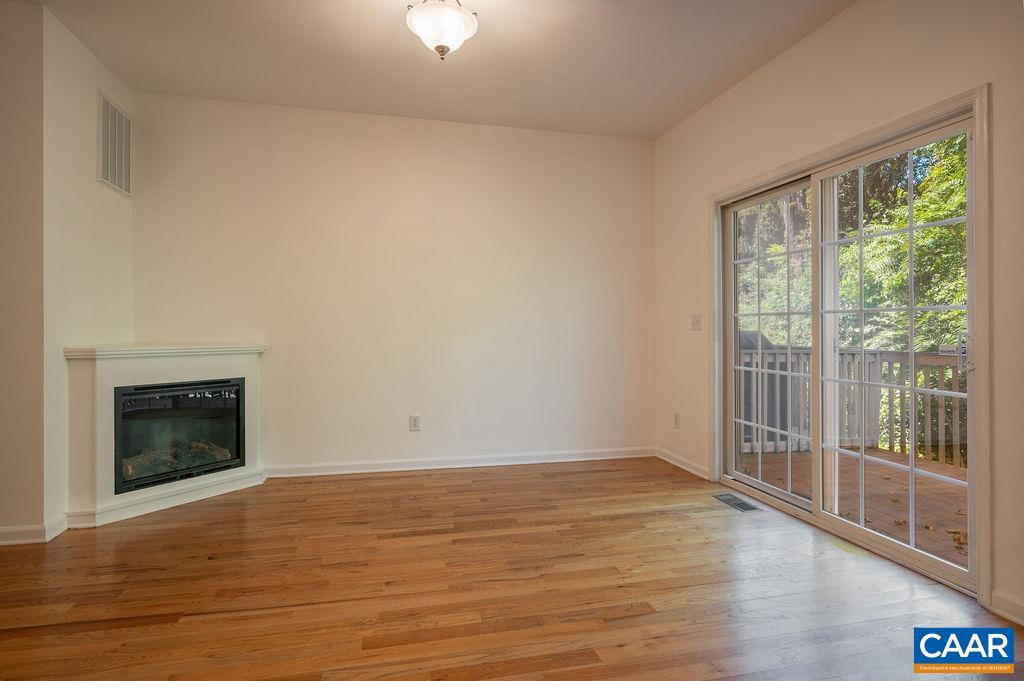 129 OLD FIFTH CIR, CHARLOTTESVILLE, Virginia 22903, 4 Bedrooms Bedrooms, ,2 BathroomsBathrooms,Residential,For sale,129 OLD FIFTH CIR,668533 MLS # 668533