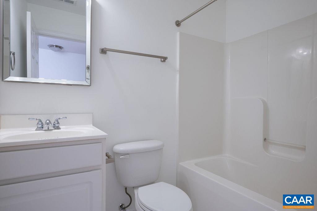 129 OLD FIFTH CIR, CHARLOTTESVILLE, Virginia 22903, 4 Bedrooms Bedrooms, ,2 BathroomsBathrooms,Residential,For sale,129 OLD FIFTH CIR,668533 MLS # 668533