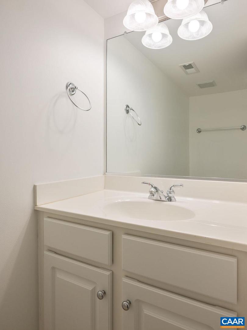 129 OLD FIFTH CIR, CHARLOTTESVILLE, Virginia 22903, 4 Bedrooms Bedrooms, ,2 BathroomsBathrooms,Residential,For sale,129 OLD FIFTH CIR,668533 MLS # 668533