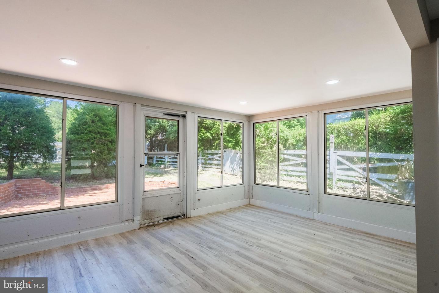 8602 CUSHMAN PL, ALEXANDRIA, Virginia 22308, 4 Bedrooms Bedrooms, ,3 BathroomsBathrooms,Residential,For sale,8602 CUSHMAN PL,VAFX2266324 MLS # VAFX2266324