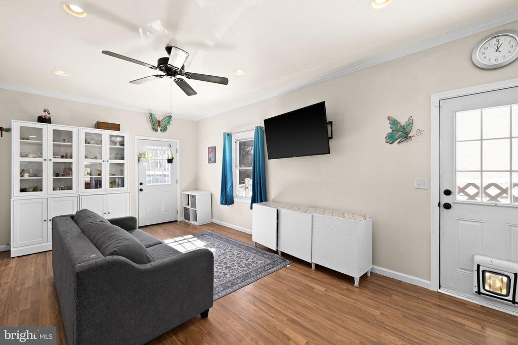 105 CHINABERRY DR, FREDERICKSBURG, Virginia 22407, 5 Bedrooms Bedrooms, ,3 BathroomsBathrooms,Residential,BREEZEWOOD,105 CHINABERRY DR,VASP2039154 MLS # VASP2039154