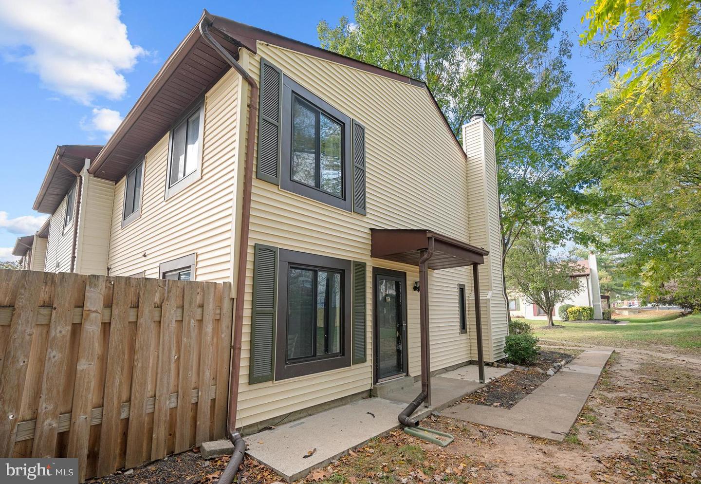 2549 FOX RIDGE CT #68, WOODBRIDGE, Virginia 22192, 3 Bedrooms Bedrooms, ,2 BathroomsBathrooms,Residential,For sale,2549 FOX RIDGE CT #68,VAPW2105926 MLS # VAPW2105926