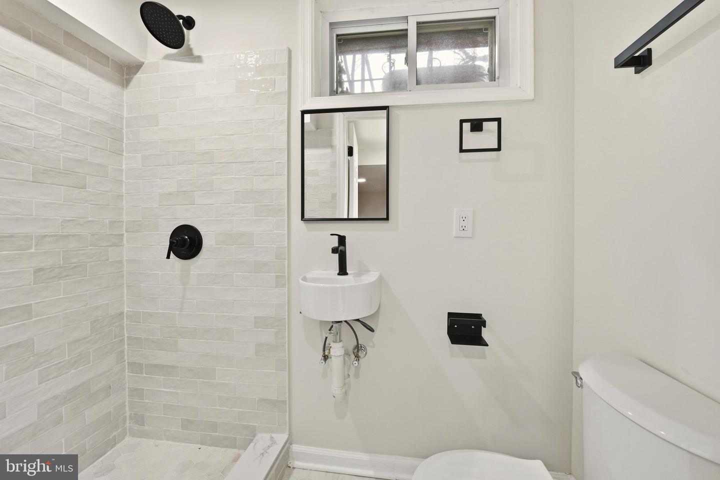 186 FORRESTER ST SW, WASHINGTON, District Of Columbia 20032, 3 Bedrooms Bedrooms, ,2 BathroomsBathrooms,Residential,For sale,186 FORRESTER ST SW,DCDC2233044 MLS # DCDC2233044