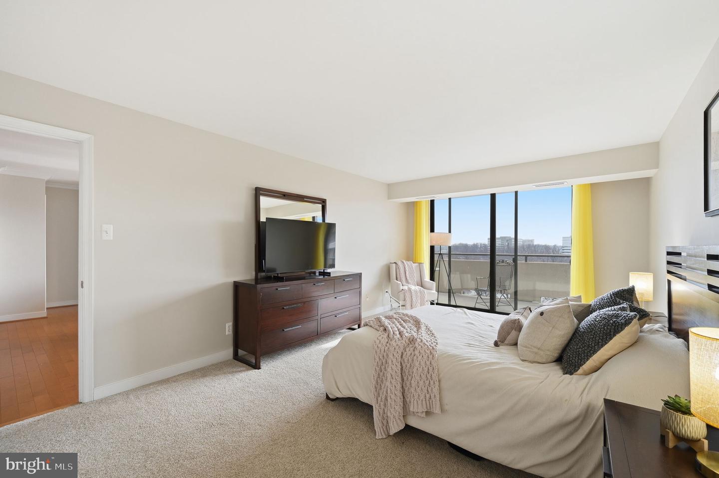 1800 OLD MEADOW RD #1720, MCLEAN, Virginia 22102, 2 Bedrooms Bedrooms, ,2 BathroomsBathrooms,Residential,For sale,1800 OLD MEADOW RD #1720,VAFX2282786 MLS # VAFX2282786