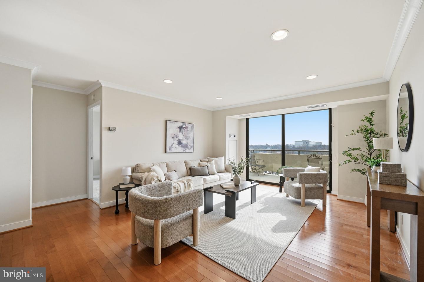 1800 OLD MEADOW RD #1720, MCLEAN, Virginia 22102, 2 Bedrooms Bedrooms, ,2 BathroomsBathrooms,Residential,For sale,1800 OLD MEADOW RD #1720,VAFX2282786 MLS # VAFX2282786