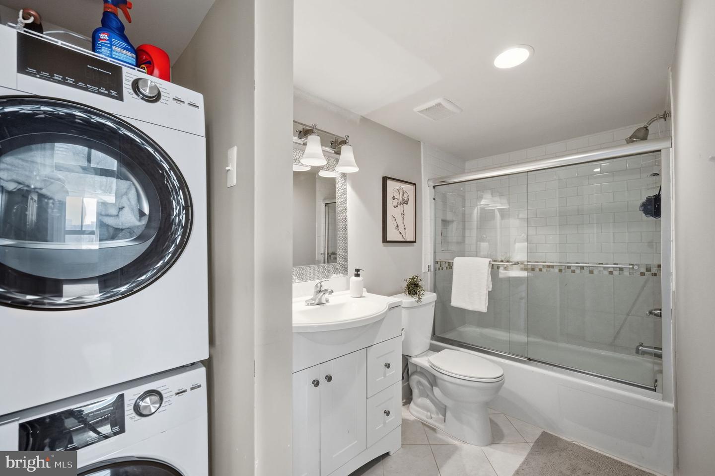 1800 OLD MEADOW RD #1720, MCLEAN, Virginia 22102, 2 Bedrooms Bedrooms, ,2 BathroomsBathrooms,Residential,For sale,1800 OLD MEADOW RD #1720,VAFX2282786 MLS # VAFX2282786