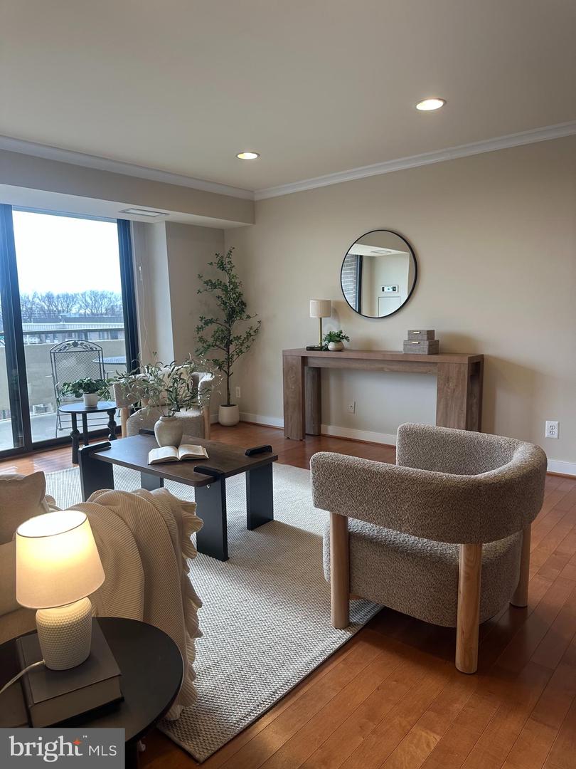 1800 OLD MEADOW RD #1720, MCLEAN, Virginia 22102, 2 Bedrooms Bedrooms, ,2 BathroomsBathrooms,Residential,For sale,1800 OLD MEADOW RD #1720,VAFX2282786 MLS # VAFX2282786