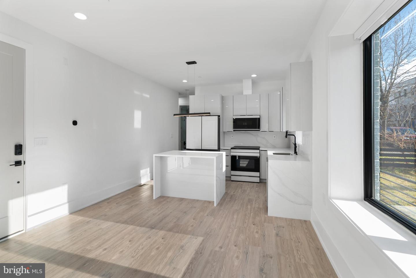 1140 OATES ST NE #102, WASHINGTON, District Of Columbia 20002, 3 Bedrooms Bedrooms, ,2 BathroomsBathrooms,Residential,For sale,1140 OATES ST NE #102,DCDC2235300 MLS # DCDC2235300