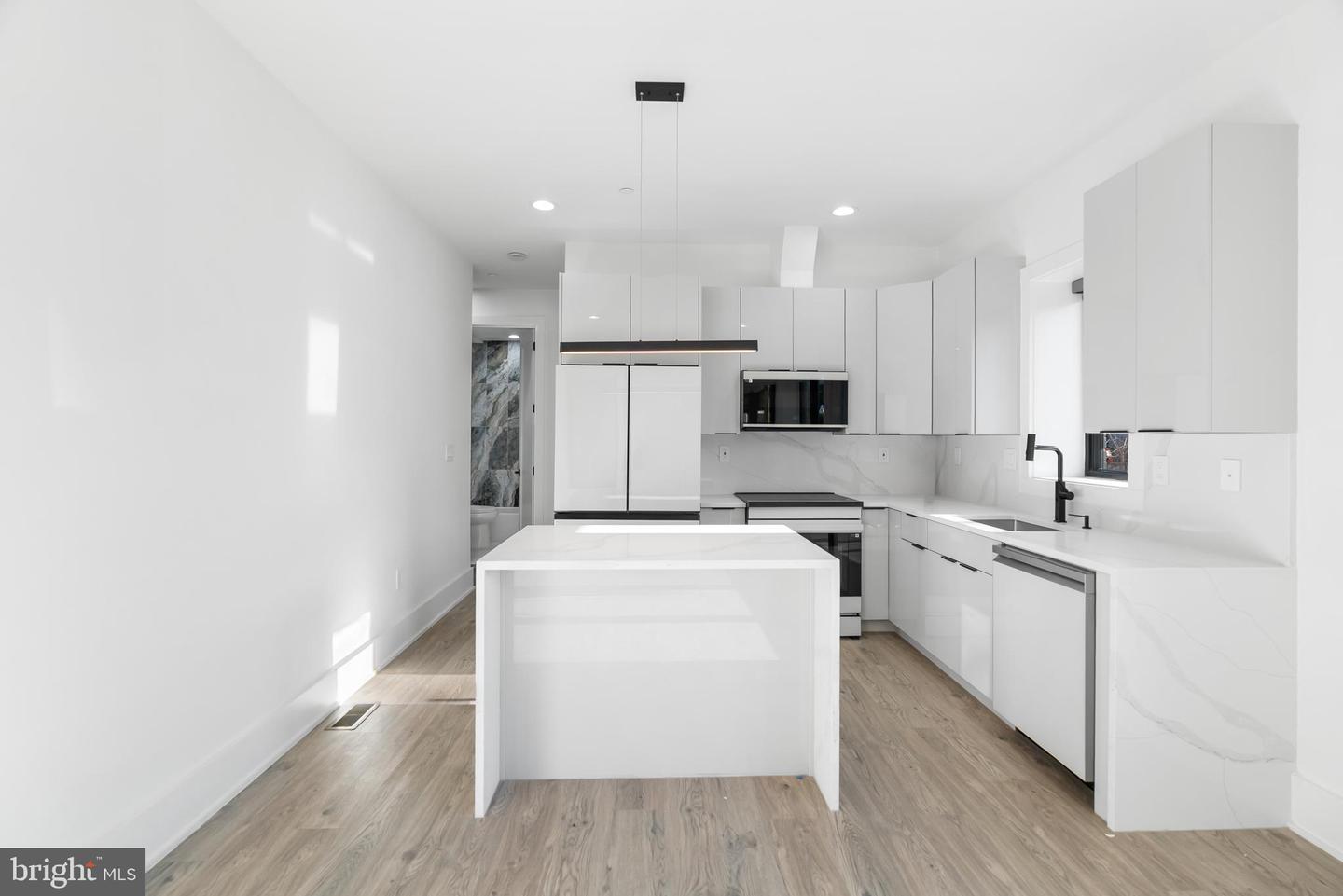 1140 OATES ST NE #102, WASHINGTON, District Of Columbia 20002, 3 Bedrooms Bedrooms, ,2 BathroomsBathrooms,Residential,For sale,1140 OATES ST NE #102,DCDC2235300 MLS # DCDC2235300