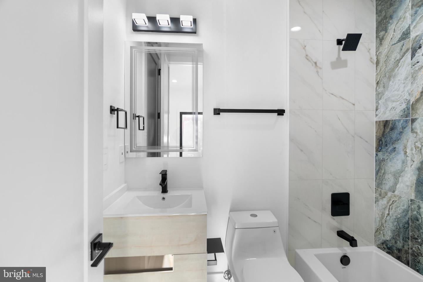 1140 OATES ST NE #102, WASHINGTON, District Of Columbia 20002, 3 Bedrooms Bedrooms, ,2 BathroomsBathrooms,Residential,For sale,1140 OATES ST NE #102,DCDC2235300 MLS # DCDC2235300