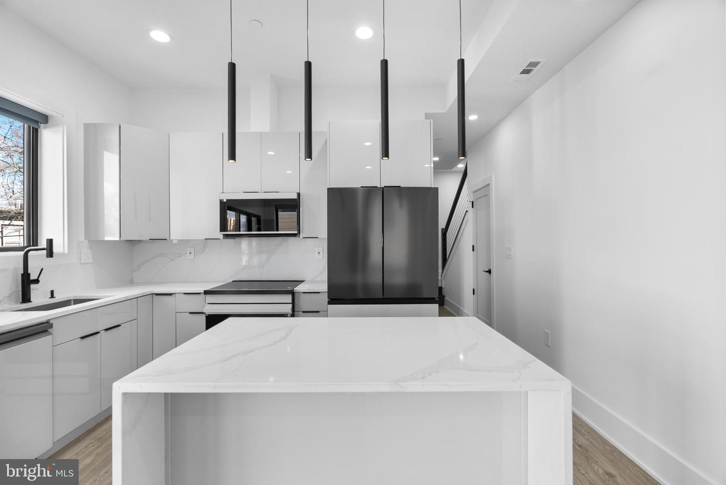 1140 OATES ST NE #201, WASHINGTON, District Of Columbia 20002, 3 Bedrooms Bedrooms, ,2 BathroomsBathrooms,Residential,For sale,1140 OATES ST NE #201,DCDC2235302 MLS # DCDC2235302