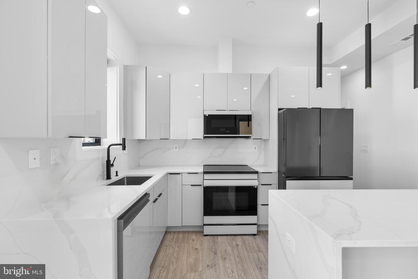 1140 OATES ST NE #201, WASHINGTON, District Of Columbia 20002, 3 Bedrooms Bedrooms, ,2 BathroomsBathrooms,Residential,For sale,1140 OATES ST NE #201,DCDC2235302 MLS # DCDC2235302