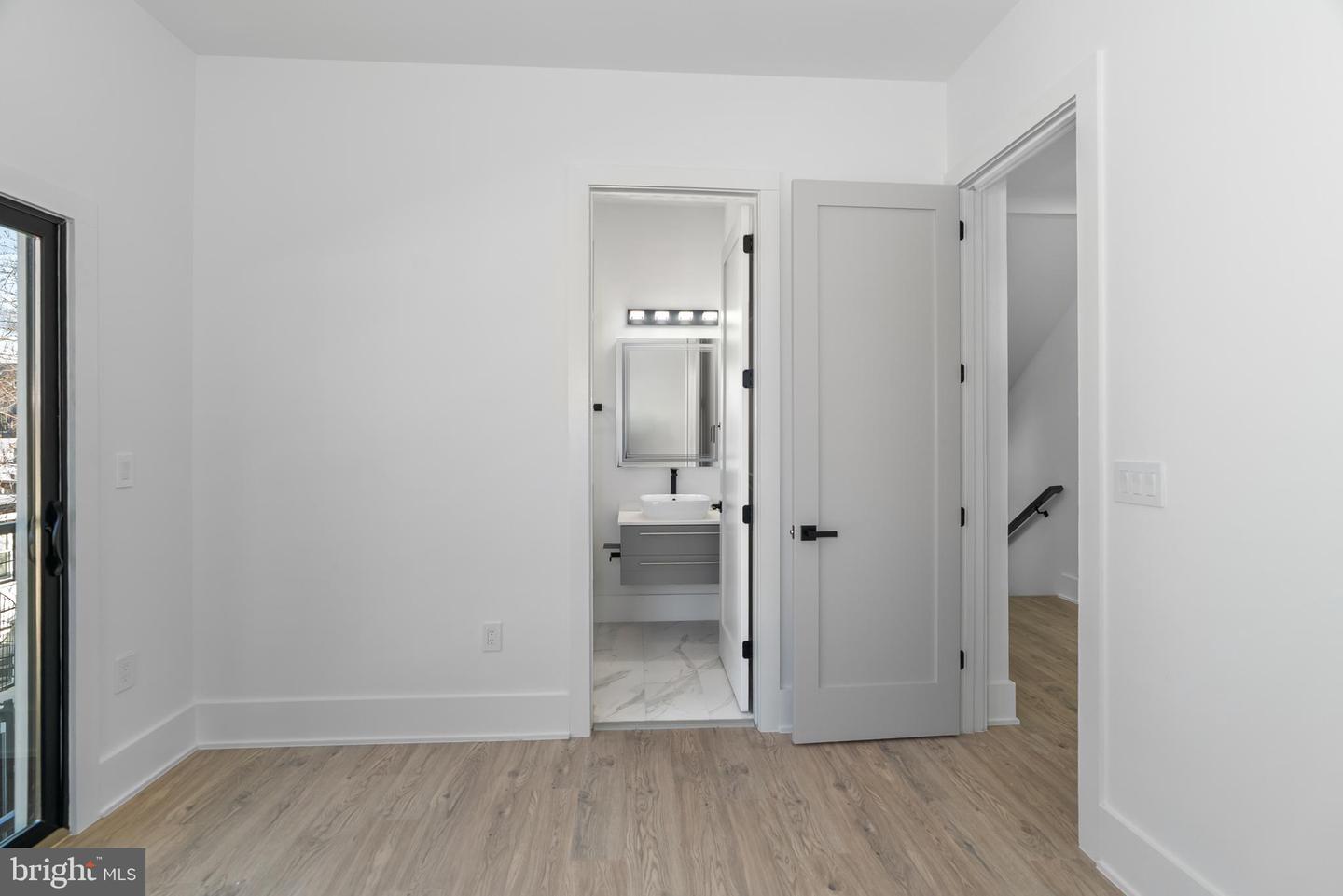 1140 OATES ST NE #201, WASHINGTON, District Of Columbia 20002, 3 Bedrooms Bedrooms, ,2 BathroomsBathrooms,Residential,For sale,1140 OATES ST NE #201,DCDC2235302 MLS # DCDC2235302