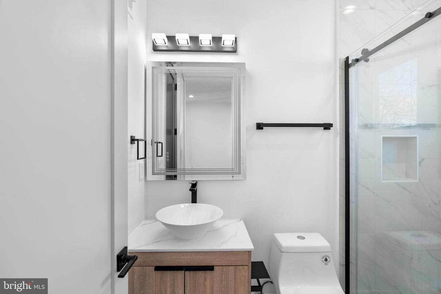 1140 OATES ST NE #201, WASHINGTON, District Of Columbia 20002, 3 Bedrooms Bedrooms, ,2 BathroomsBathrooms,Residential,For sale,1140 OATES ST NE #201,DCDC2235302 MLS # DCDC2235302