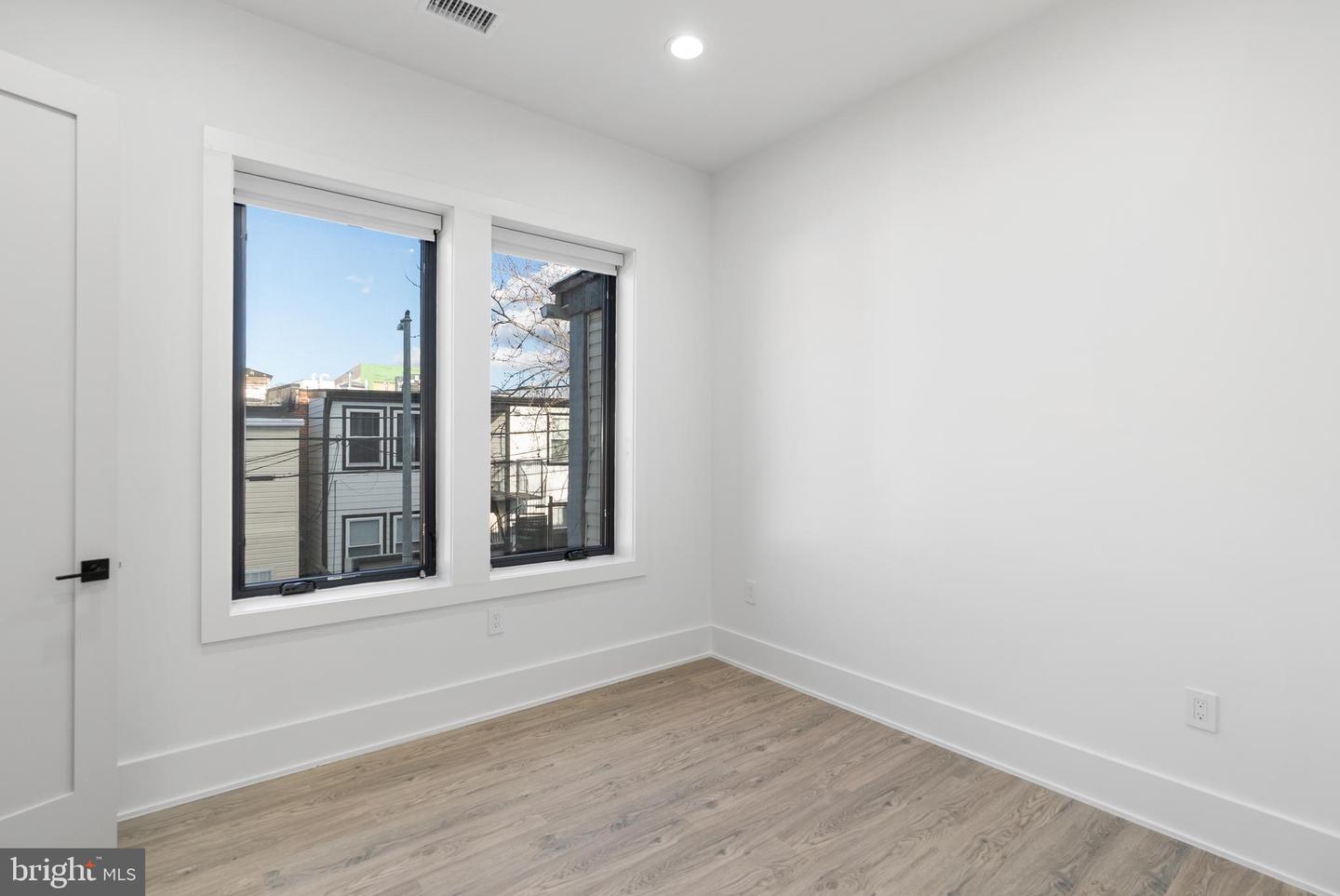 1140 OATES ST NE #201, WASHINGTON, District Of Columbia 20002, 3 Bedrooms Bedrooms, ,2 BathroomsBathrooms,Residential,For sale,1140 OATES ST NE #201,DCDC2235302 MLS # DCDC2235302