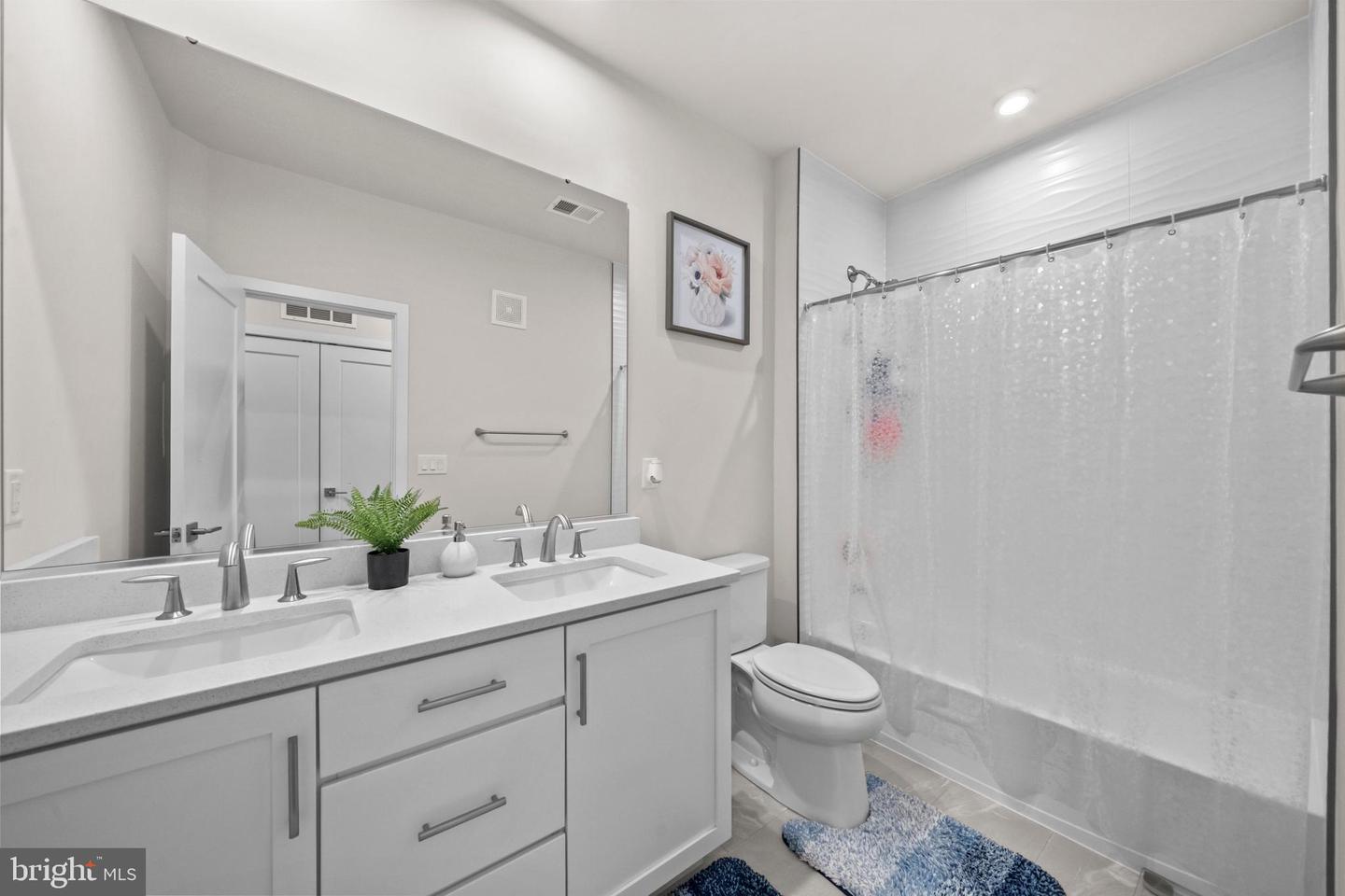 7470 BACKETT WOOD TER #301, MCLEAN, Virginia 22102, 3 Bedrooms Bedrooms, ,2 BathroomsBathrooms,Residential,For sale,7470 BACKETT WOOD TER #301,VAFX2283108 MLS # VAFX2283108